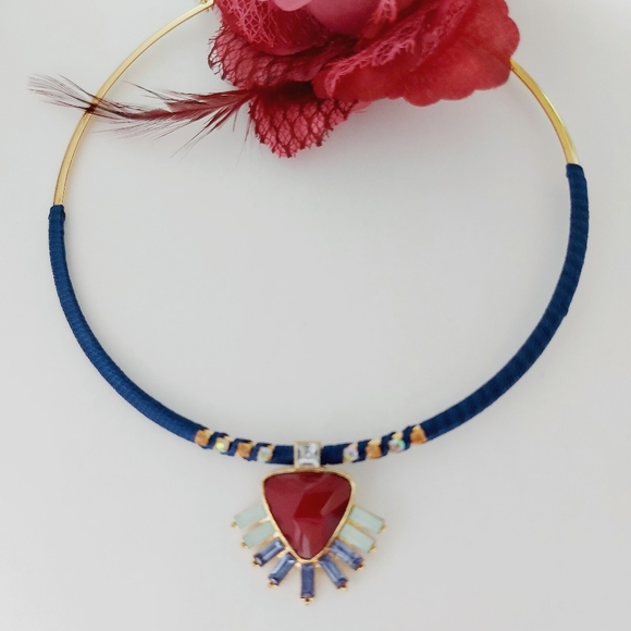 Collar Necklace with a pendant and silk thread - Picture 1 of 5